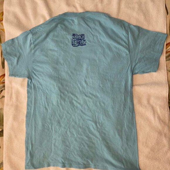 T-shirt, mens medium.  New never worn.  Lahaina Strong, support your Maui ohana - Picture 2 of 2